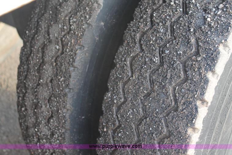 image for item C3722 2010 Aeroswint trailer