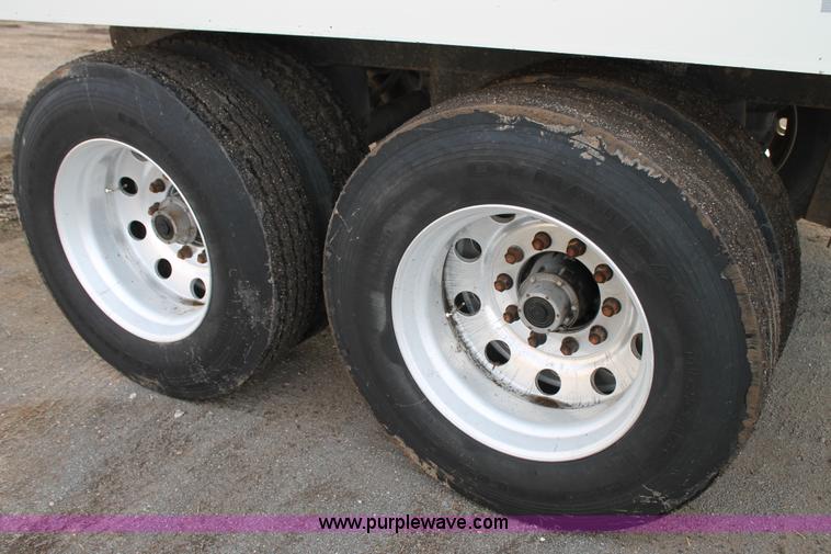 image for item C3722 2010 Aeroswint trailer