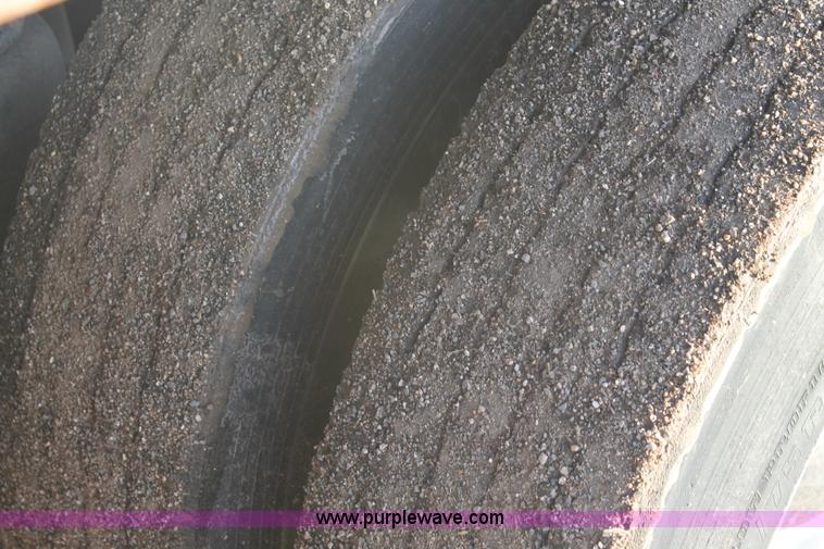 image for item C3723 2009 Peterbilt 367 semi truck