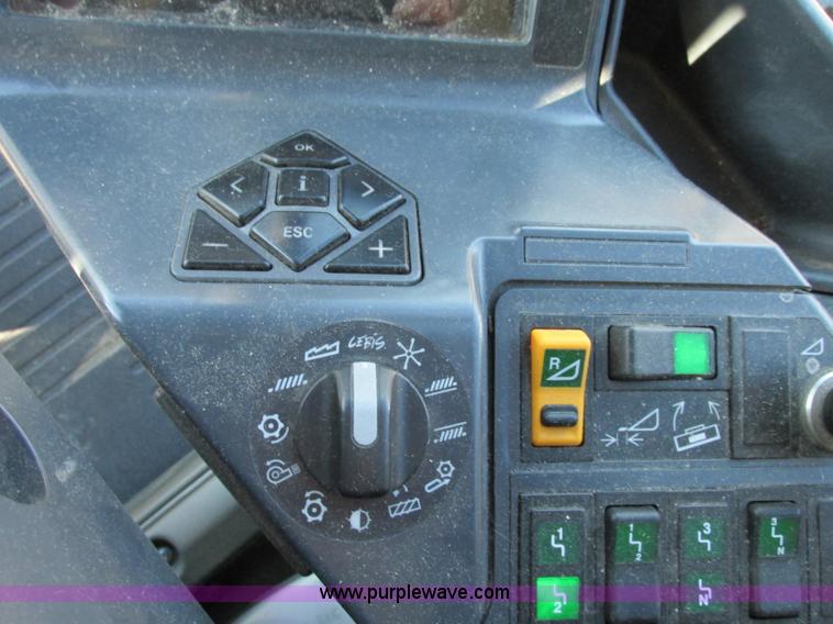 image for item F4833 2009 Lexion 575R RWA combine