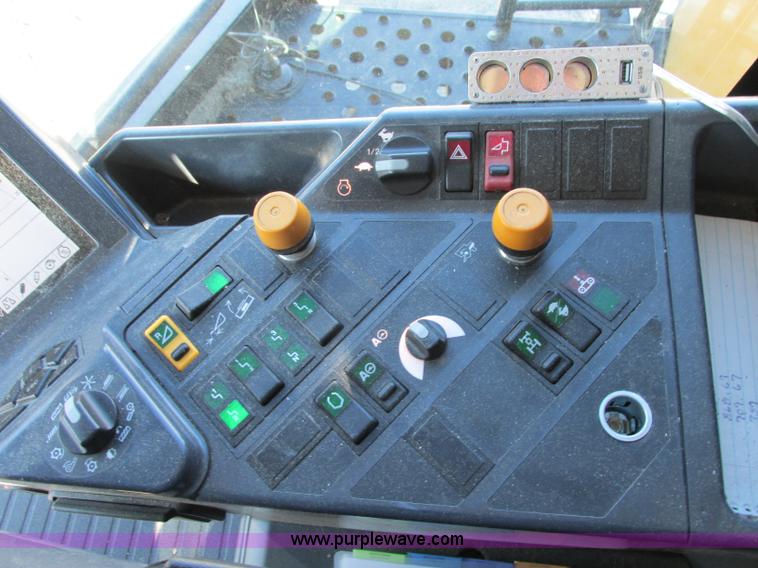 image for item F4833 2009 Lexion 575R RWA combine