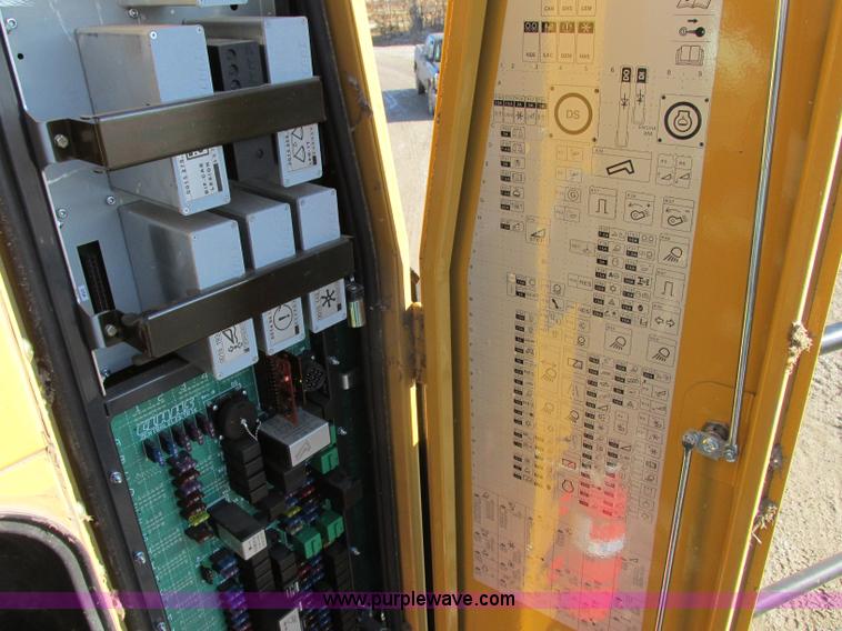 image for item F4833 2009 Lexion 575R RWA combine