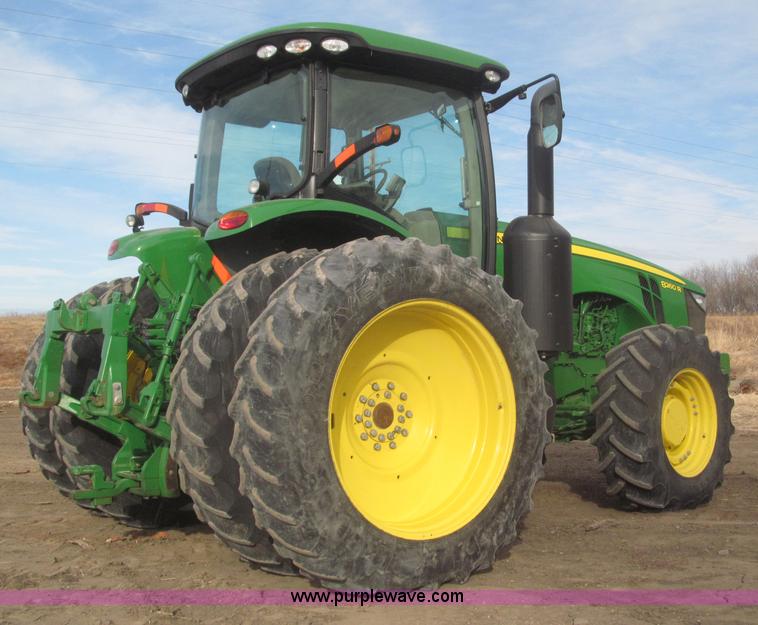 image for item F7228 2011 John Deere 8260R MFWD tractor