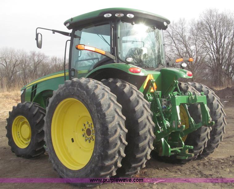 image for item F7228 2011 John Deere 8260R MFWD tractor