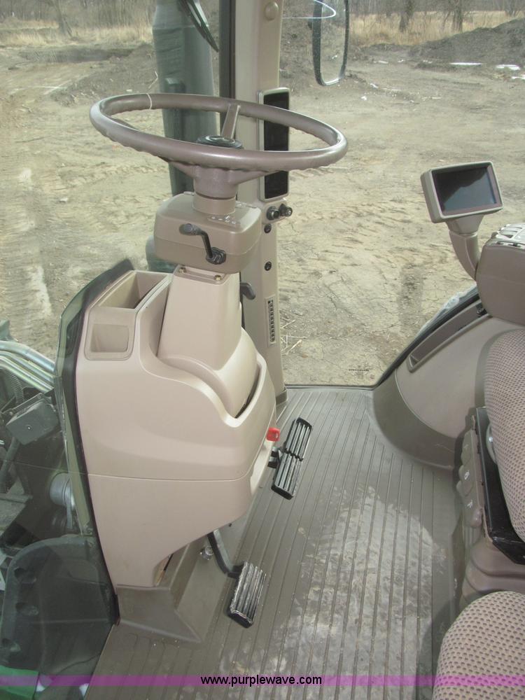 image for item F7228 2011 John Deere 8260R MFWD tractor