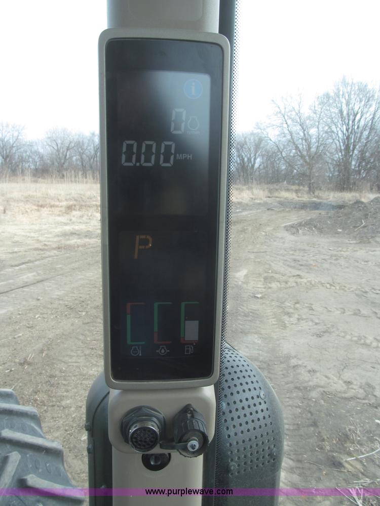 image for item F7228 2011 John Deere 8260R MFWD tractor