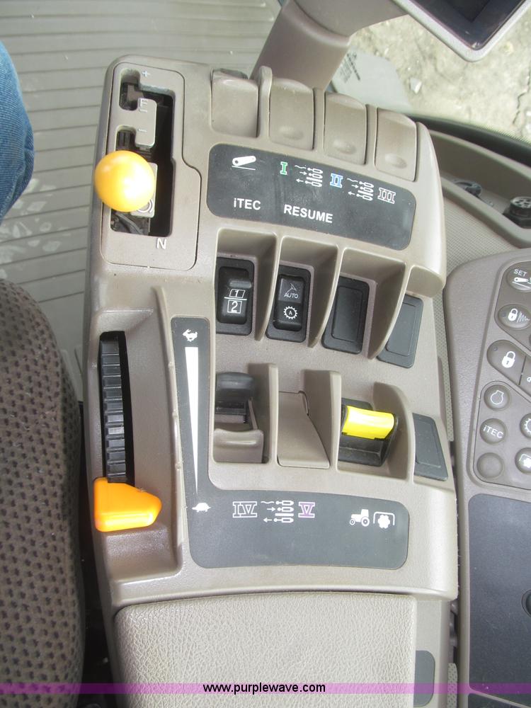 image for item F7228 2011 John Deere 8260R MFWD tractor