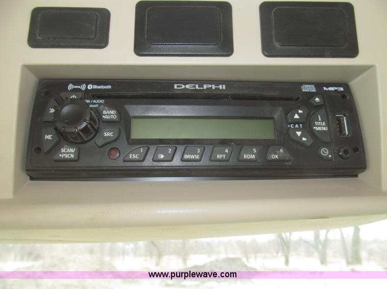 image for item F7228 2011 John Deere 8260R MFWD tractor