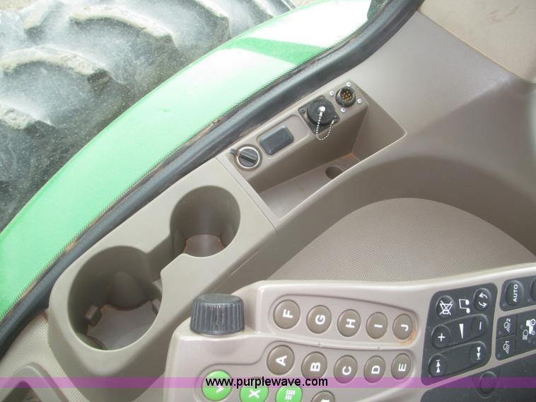 image for item F7228 2011 John Deere 8260R MFWD tractor