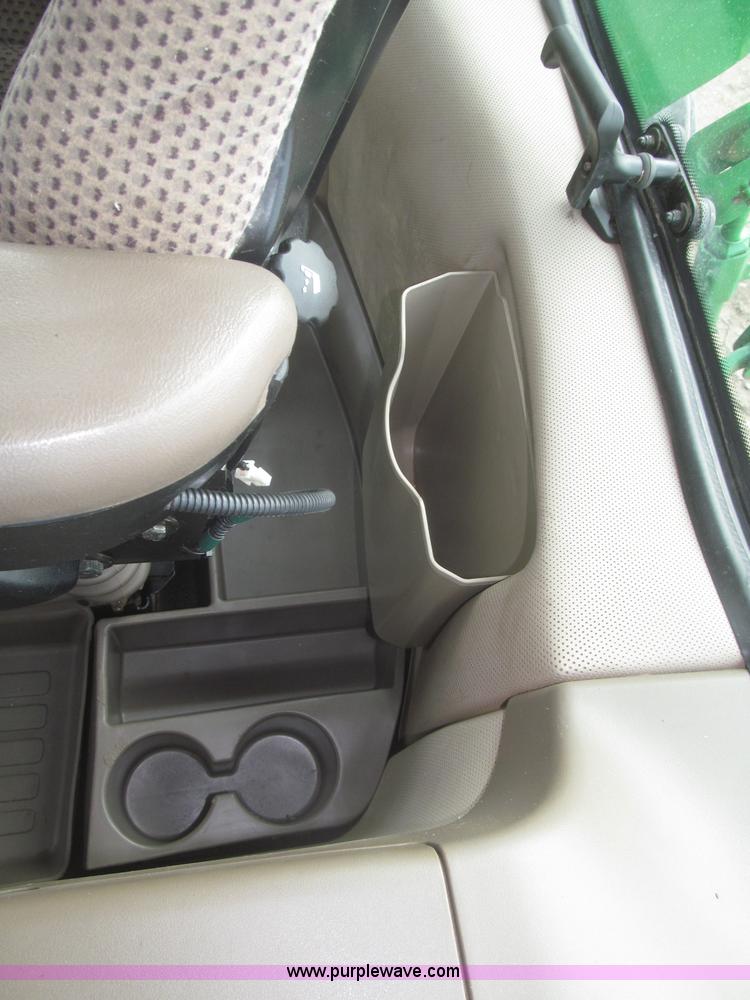 image for item F7228 2011 John Deere 8260R MFWD tractor