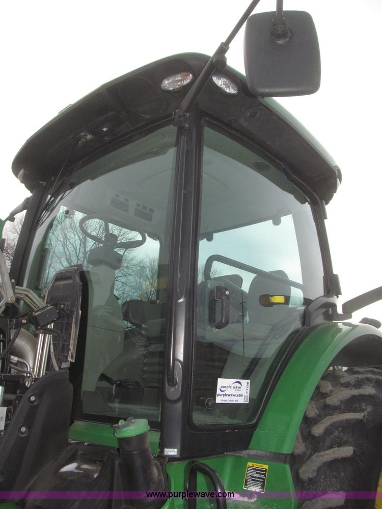image for item F7228 2011 John Deere 8260R MFWD tractor