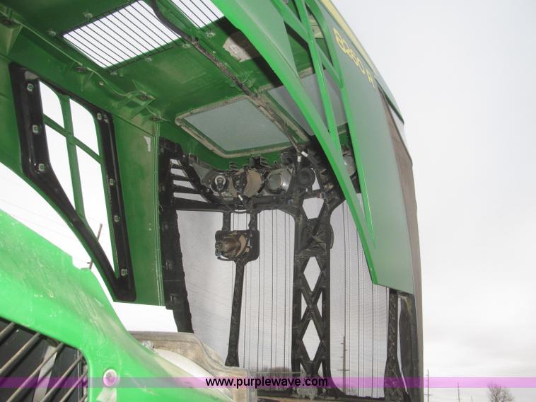 image for item F7228 2011 John Deere 8260R MFWD tractor