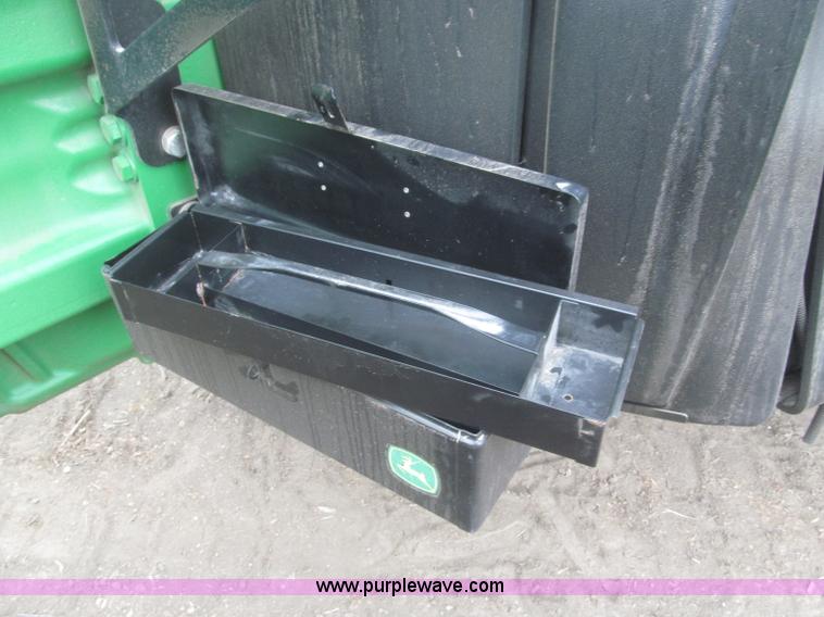 image for item F7228 2011 John Deere 8260R MFWD tractor