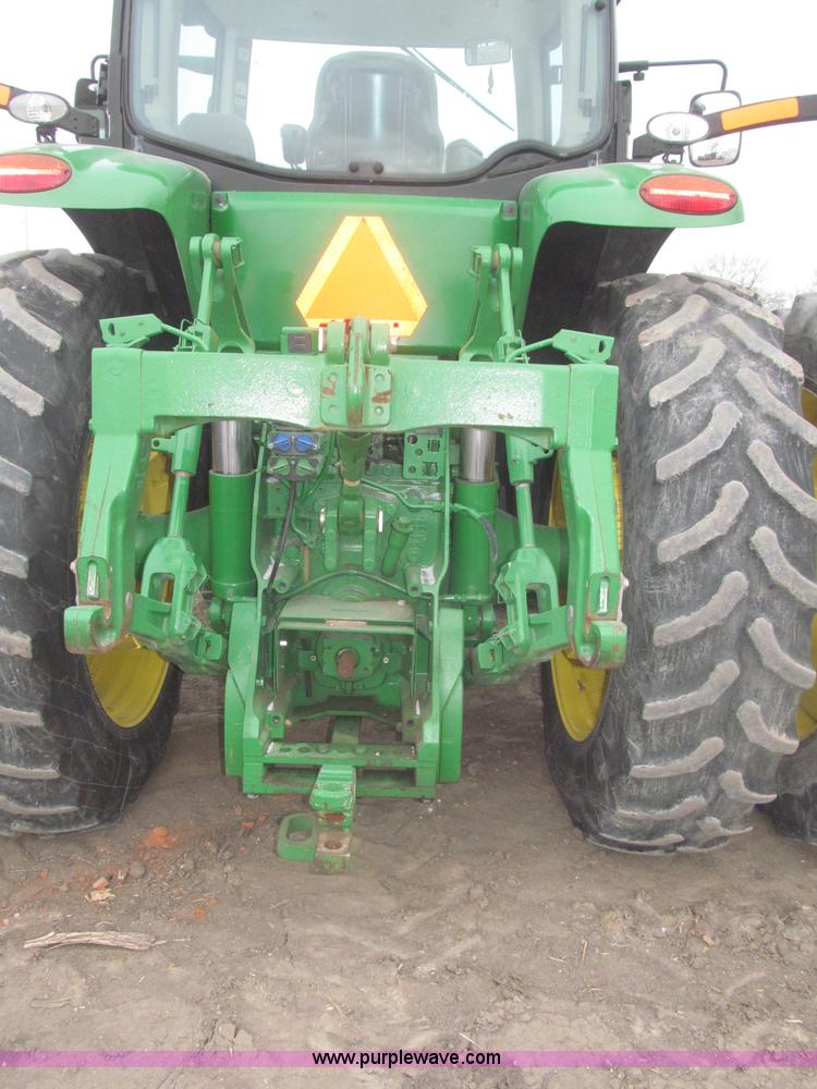 image for item F7228 2011 John Deere 8260R MFWD tractor