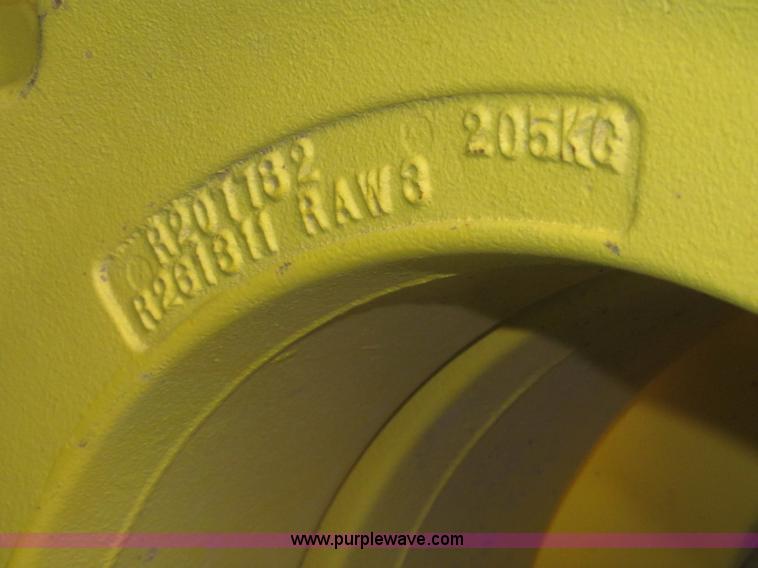 image for item F7228 2011 John Deere 8260R MFWD tractor