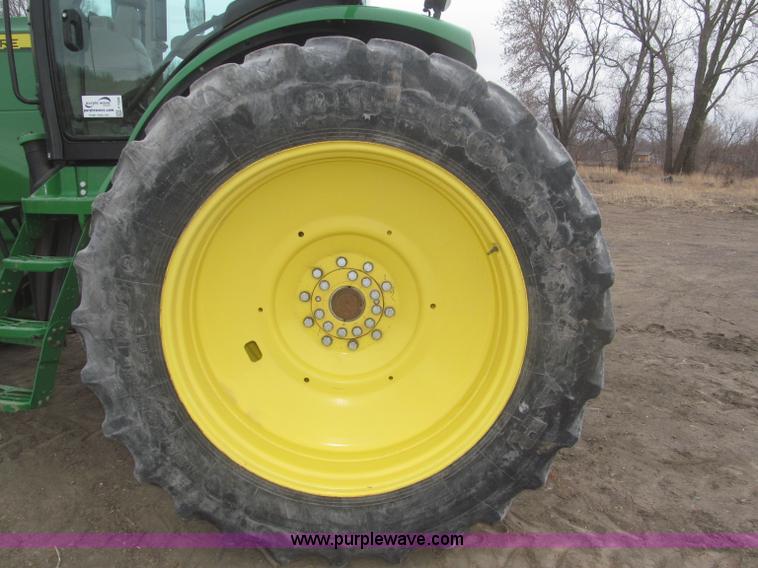 image for item F7228 2011 John Deere 8260R MFWD tractor