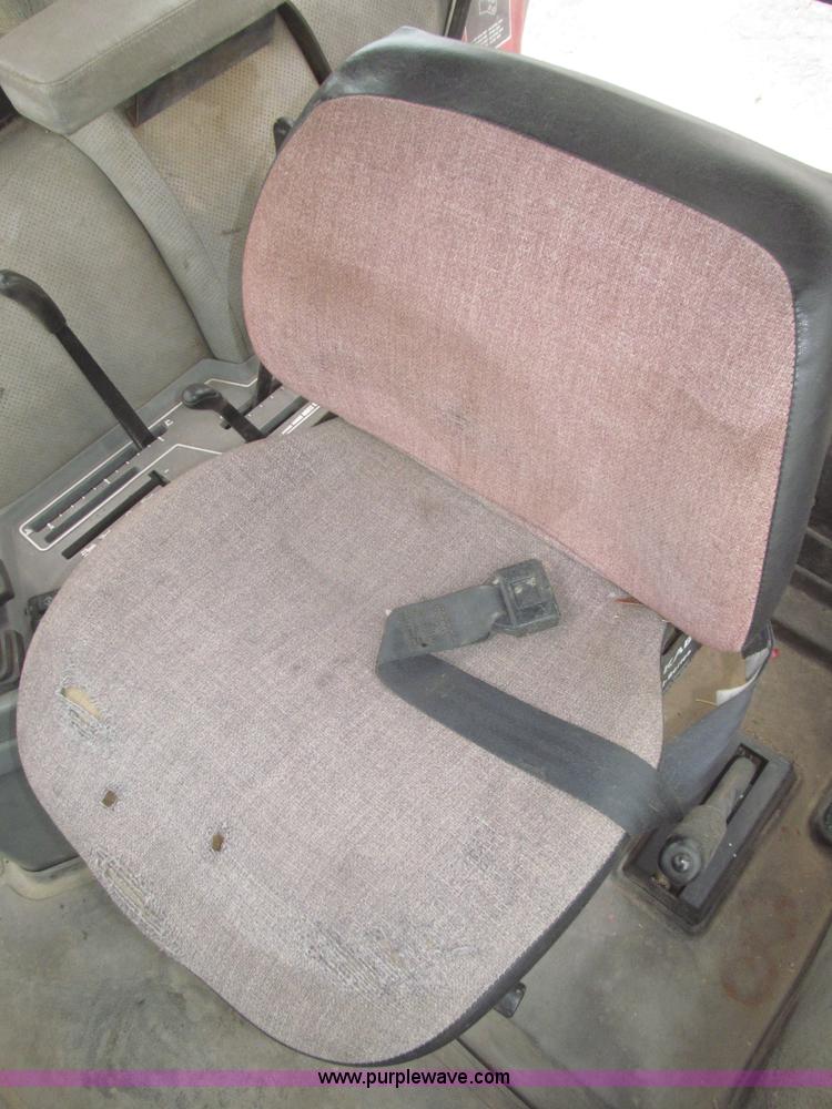 image for item F7229 1994 Case IH 4210 utility tractor