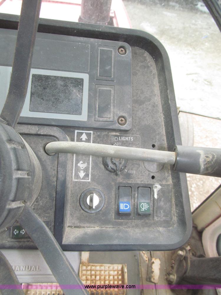 image for item F7229 1994 Case IH 4210 utility tractor