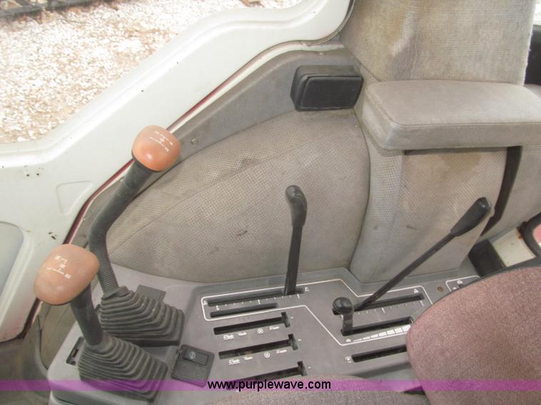 image for item F7229 1994 Case IH 4210 utility tractor