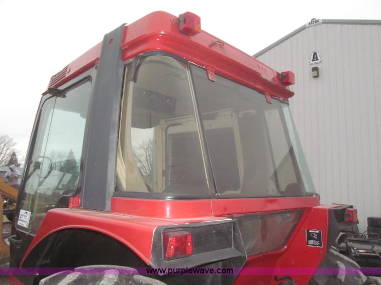 image for item F7229 1994 Case IH 4210 utility tractor