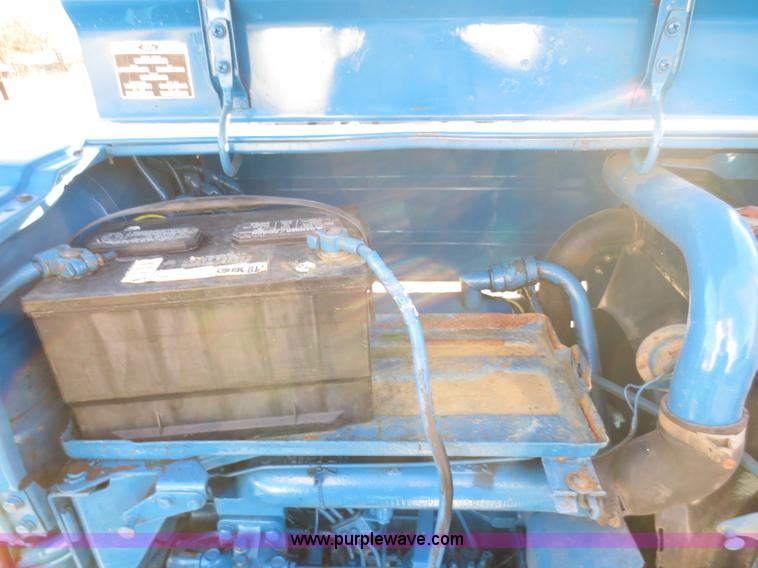 image for item F8070 1977 Ford 3600 tractor