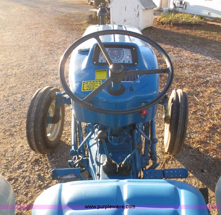 image for item F8070 1977 Ford 3600 tractor