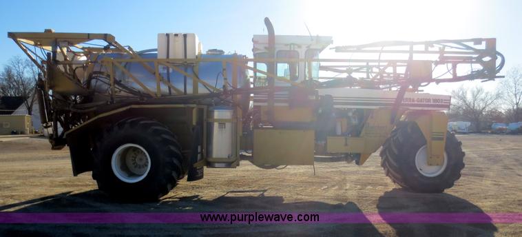 image for item F8119 1994 Ag-Chem TerraGator 1803 self-propelled sprayer