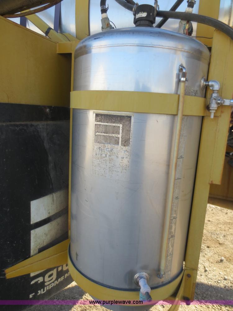 image for item F8119 1994 Ag-Chem TerraGator 1803 self-propelled sprayer