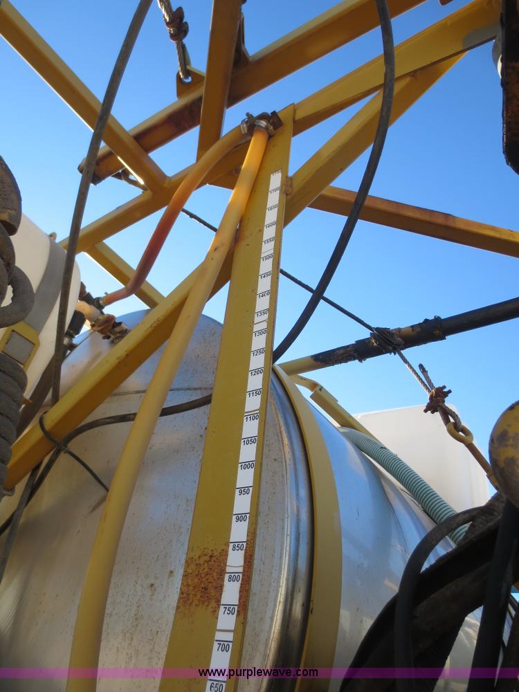 image for item F8119 1994 Ag-Chem TerraGator 1803 self-propelled sprayer