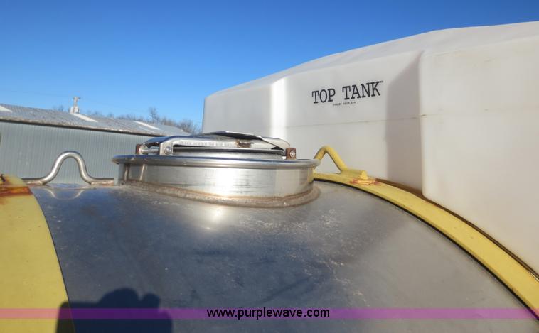 image for item F8119 1994 Ag-Chem TerraGator 1803 self-propelled sprayer