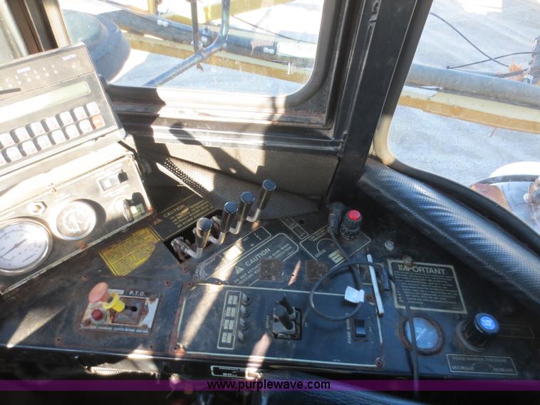 image for item F8119 1994 Ag-Chem TerraGator 1803 self-propelled sprayer