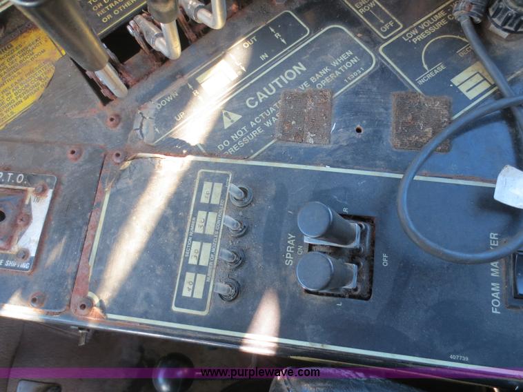 image for item F8119 1994 Ag-Chem TerraGator 1803 self-propelled sprayer