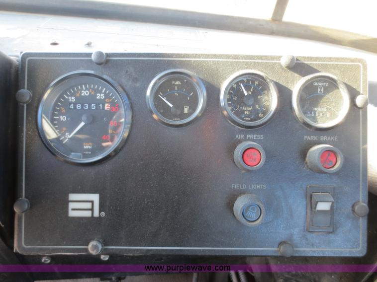 image for item F8119 1994 Ag-Chem TerraGator 1803 self-propelled sprayer