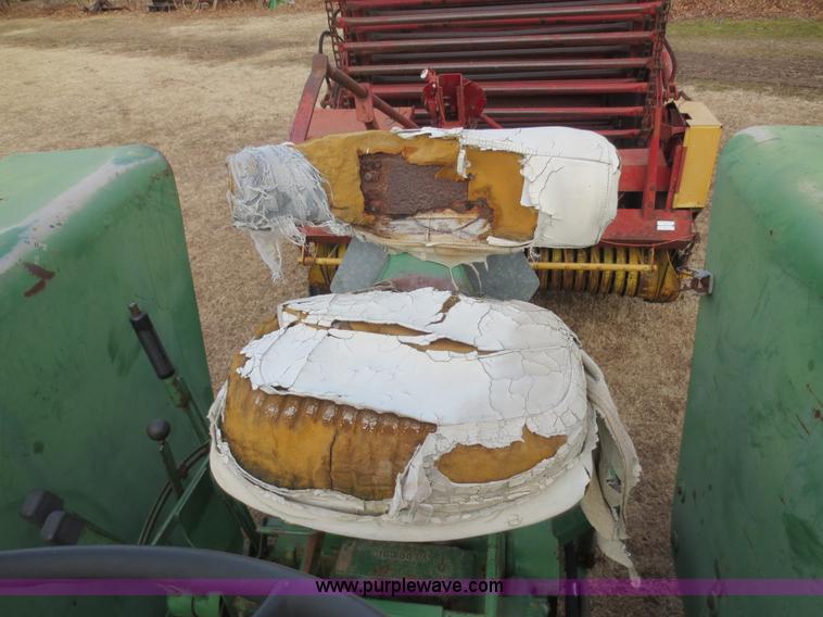 image for item F8132 1967 Oliver 1750 tractor