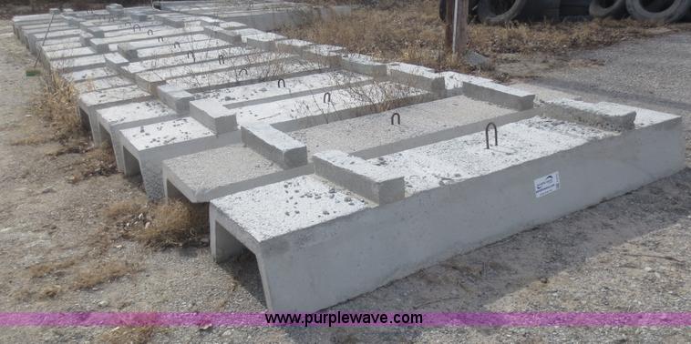 image for item F8151 (10) feed bunks