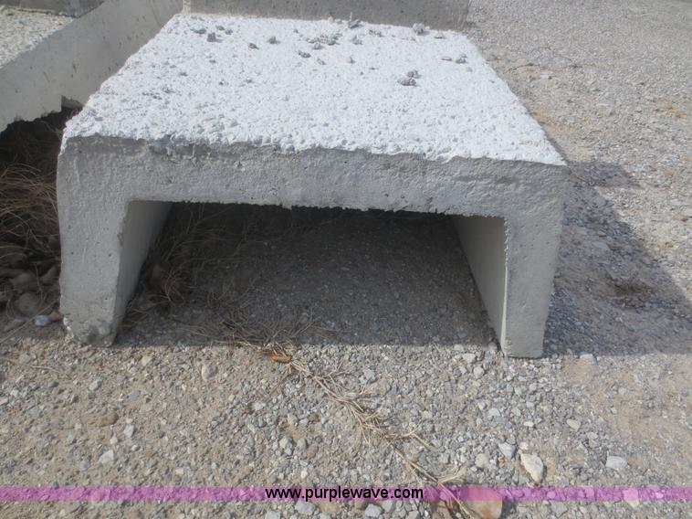 image for item F8151 (10) feed bunks