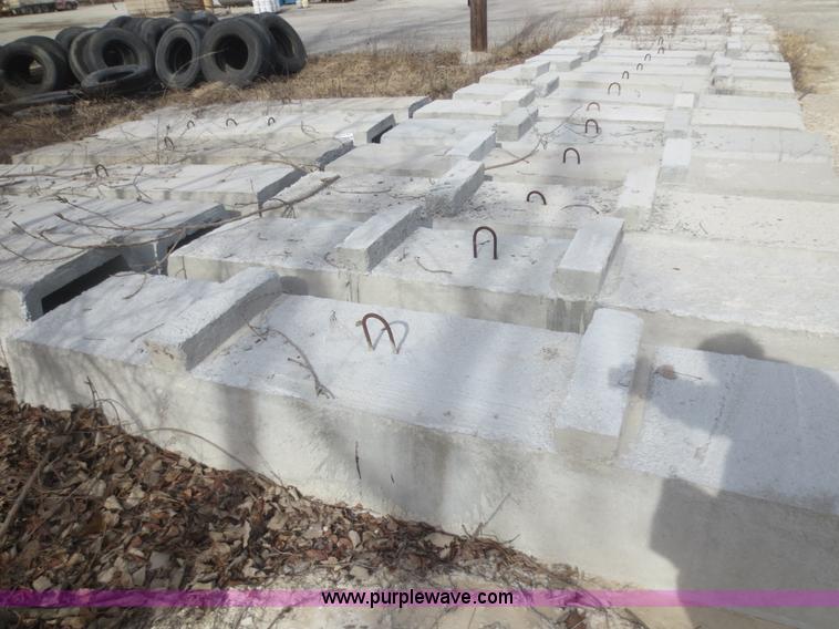 image for item F8152 (10) feed bunks