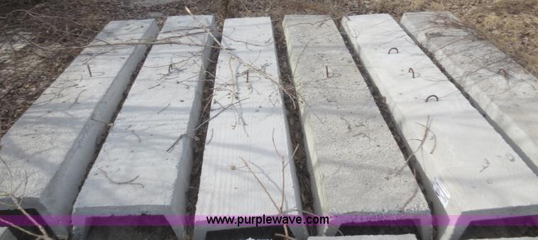 image for item F8153 (6) feed bunks