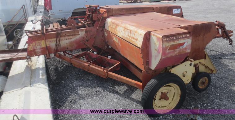 image for item F8156 New Holland 275 square baler