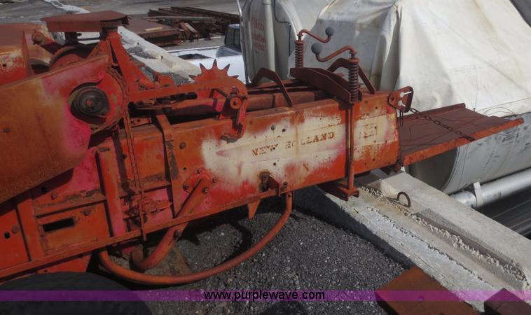 image for item F8156 New Holland 275 square baler