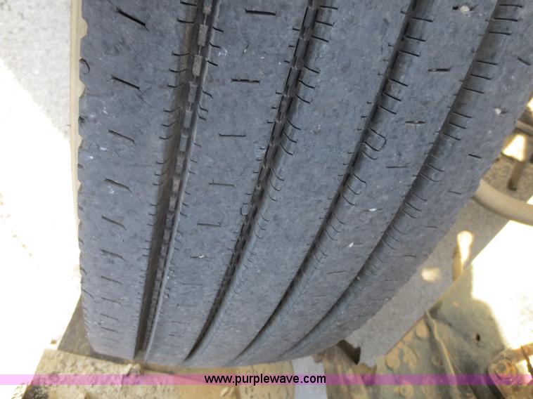 image for item F8159 1996 Ford Aeromax L9000 semi truck