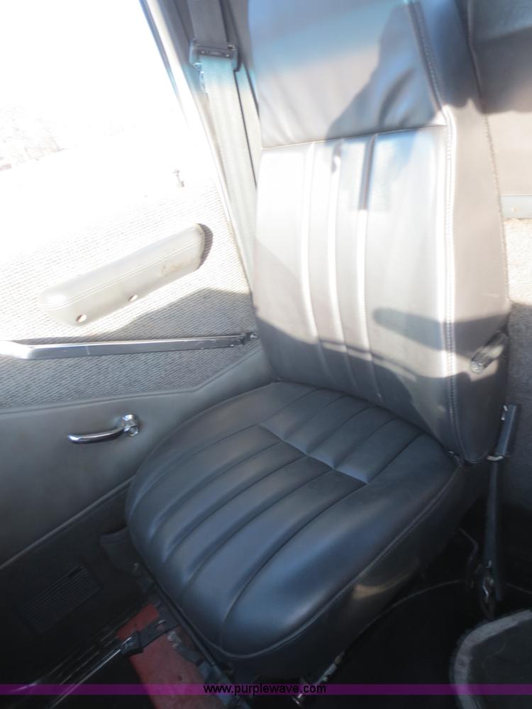 image for item F8159 1996 Ford Aeromax L9000 semi truck