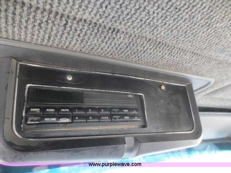 image for item F8159 1996 Ford Aeromax L9000 semi truck