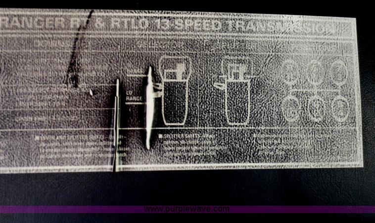 image for item F8159 1996 Ford Aeromax L9000 semi truck