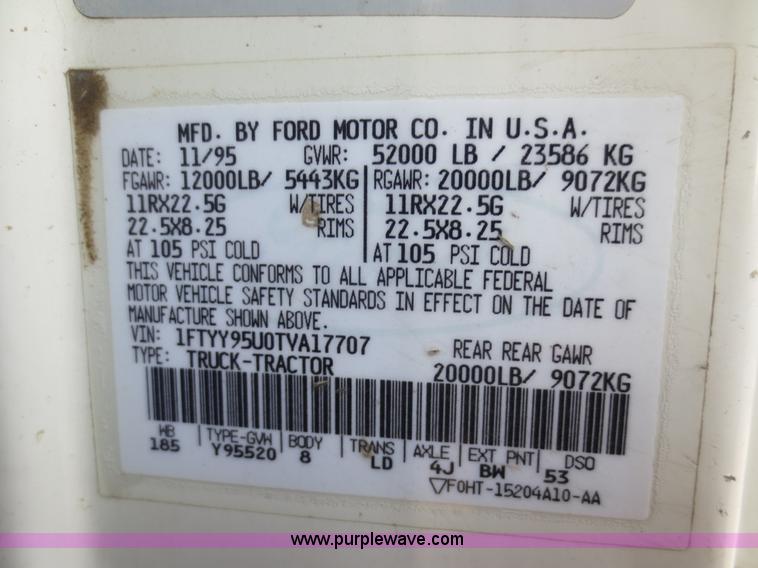 image for item F8159 1996 Ford Aeromax L9000 semi truck