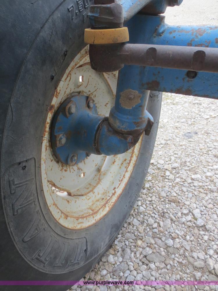 image for item F8164 1984 Ford 5610 tractor