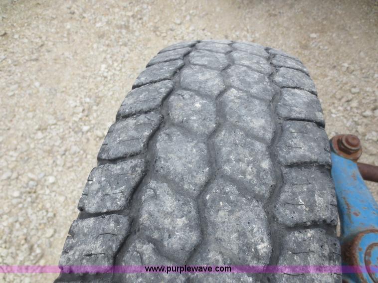 image for item F8164 1984 Ford 5610 tractor