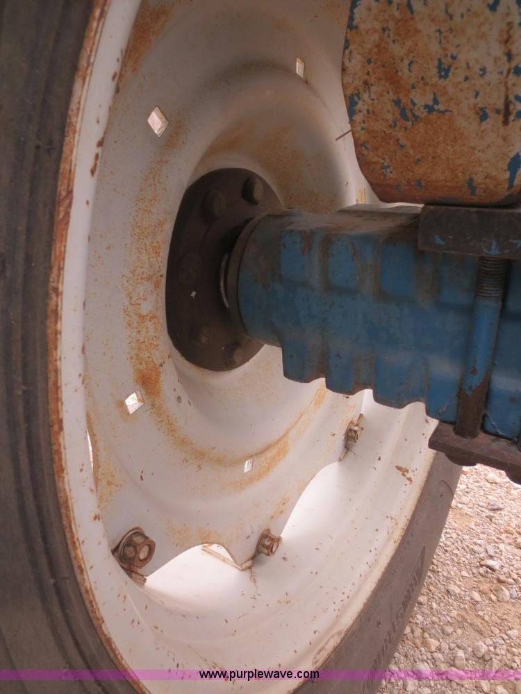 image for item F8164 1984 Ford 5610 tractor