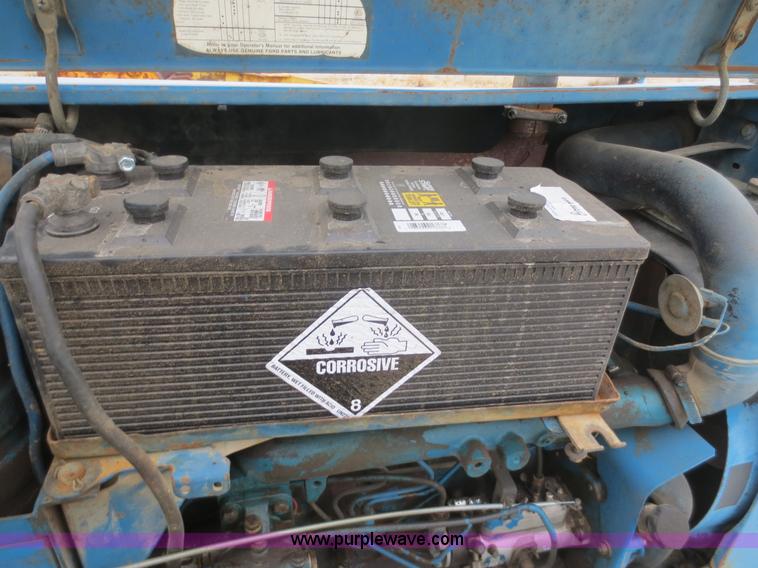 image for item F8164 1984 Ford 5610 tractor