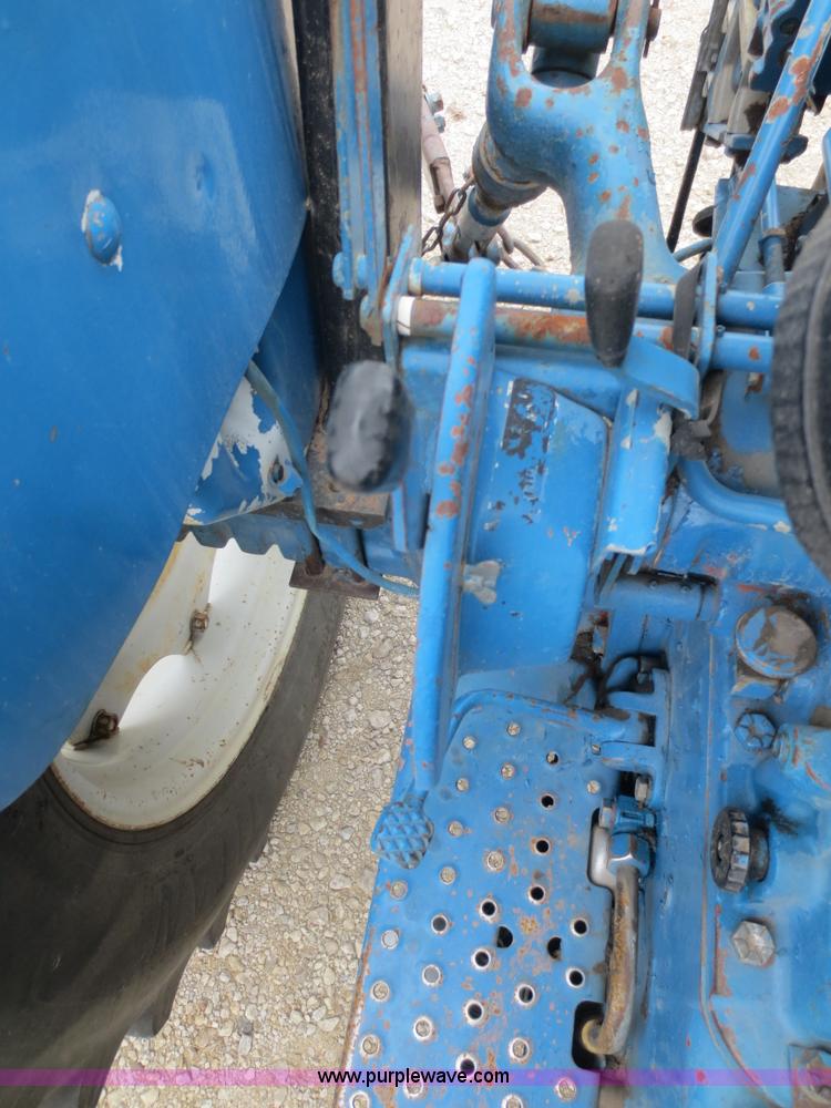 image for item F8164 1984 Ford 5610 tractor